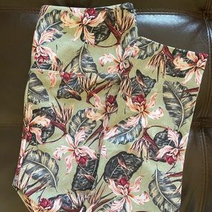 Lorna Jane green floral legging